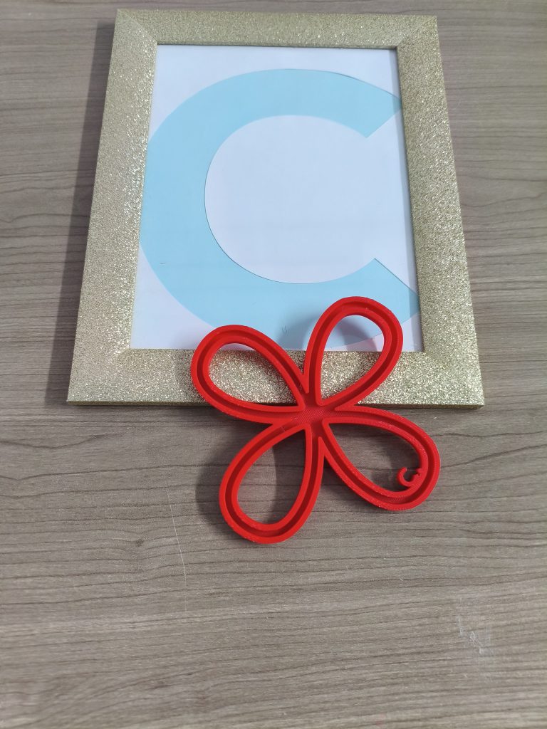 4-petal flower shaping frame