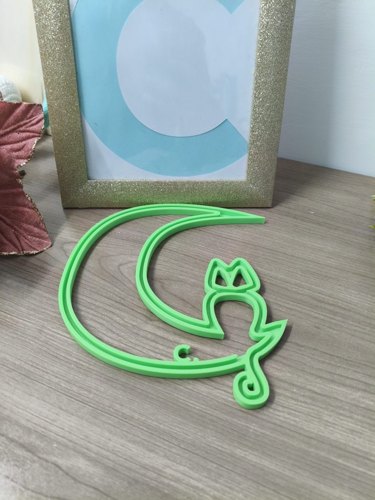 Moon with Cat Shaping Frame