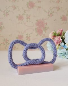 Fiocco fatto a tricotin con telaio filoforma by craftiamo